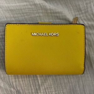 🟡Michael Kors Wallet🟡 Saffiano Leather